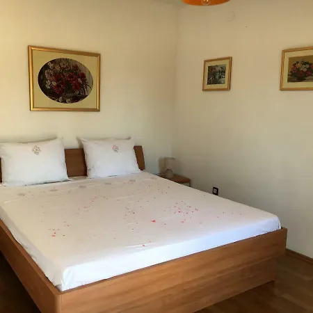 Holiday home Leprina *